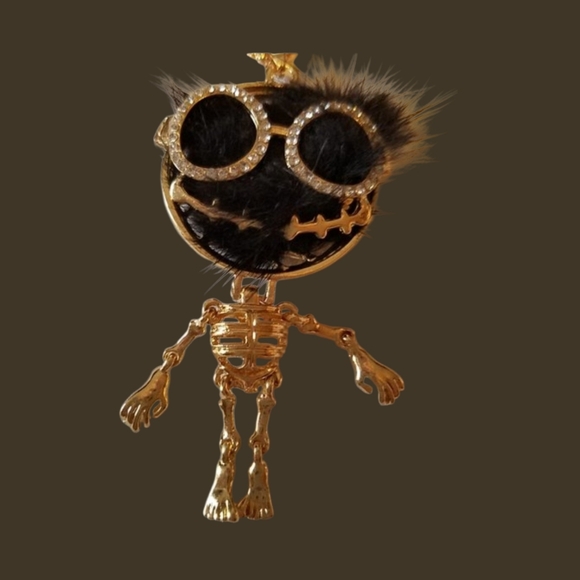 Jewelry - 🧌Skeleton with Black Fur - NWOT🧌